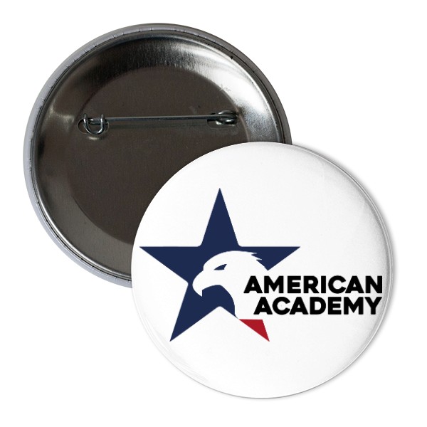 Placka s klasickým logem American Academy